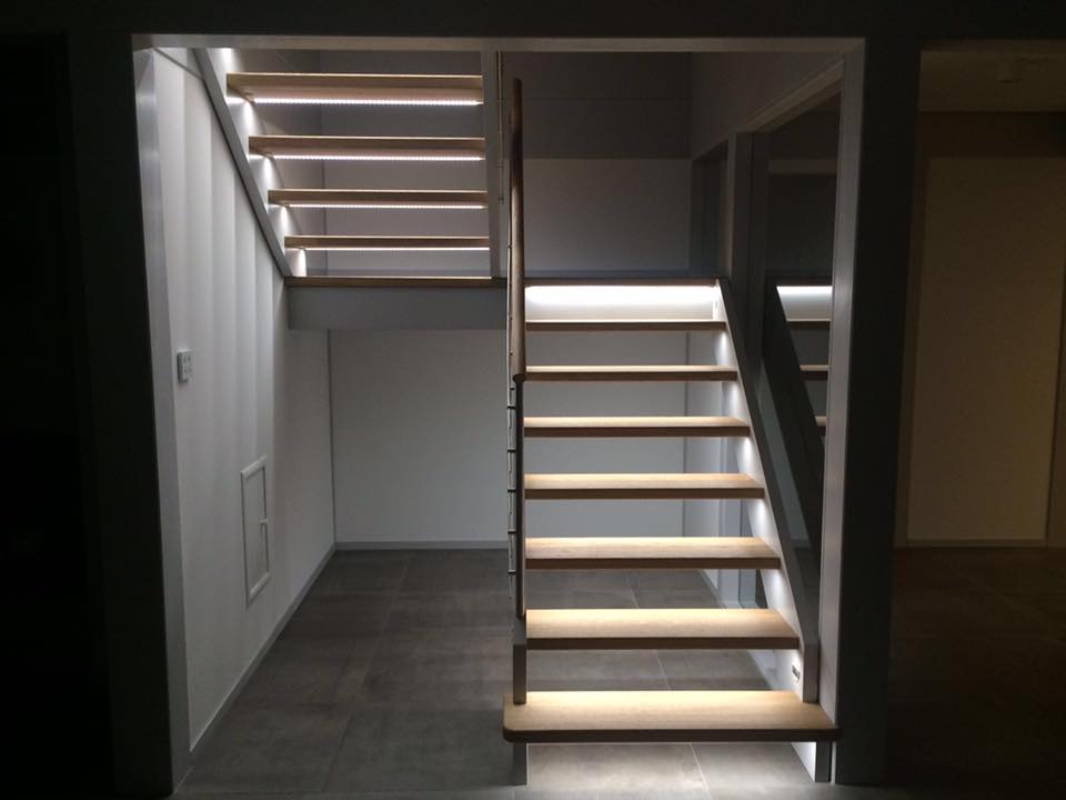 Fertighaus Fachwerkhaus Treppe mit Beleuchtung
